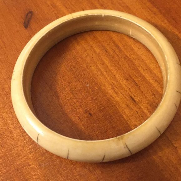 Bangle bracelet, vintage, bone, stackable stack - Picture 2 of 3